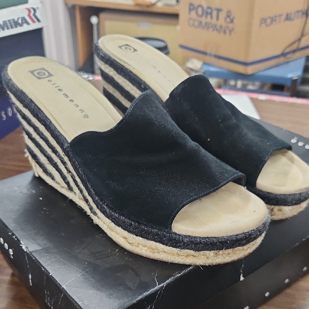 ellemenno Black and Tan Wedge Sandals